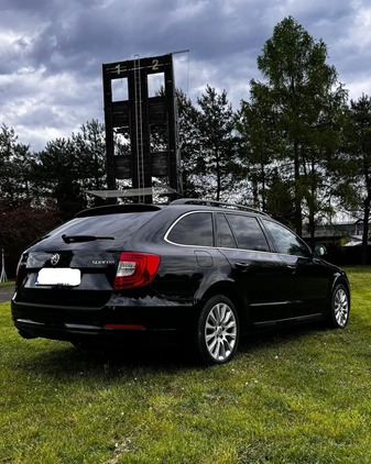 Skoda Superb cena 49900 przebieg: 146500, rok produkcji 2014 z Sieradz małe 4